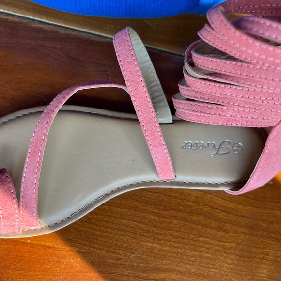 Forever Toe Ring Flay Sandals - Coral — NEW - Picture 6 of 7